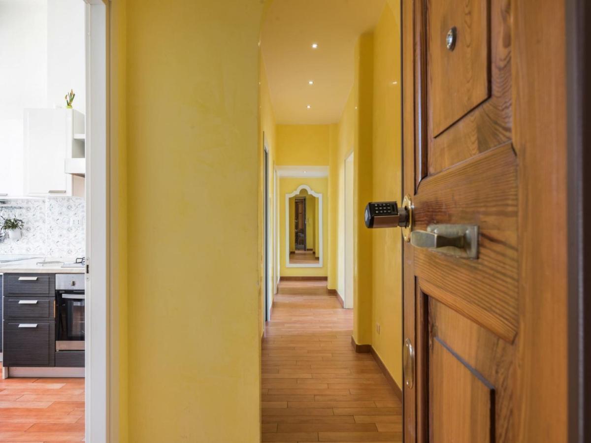 The Best Rent - Colourful Two-Bedroom Apartment Near Termini Station Rome Exterior photo