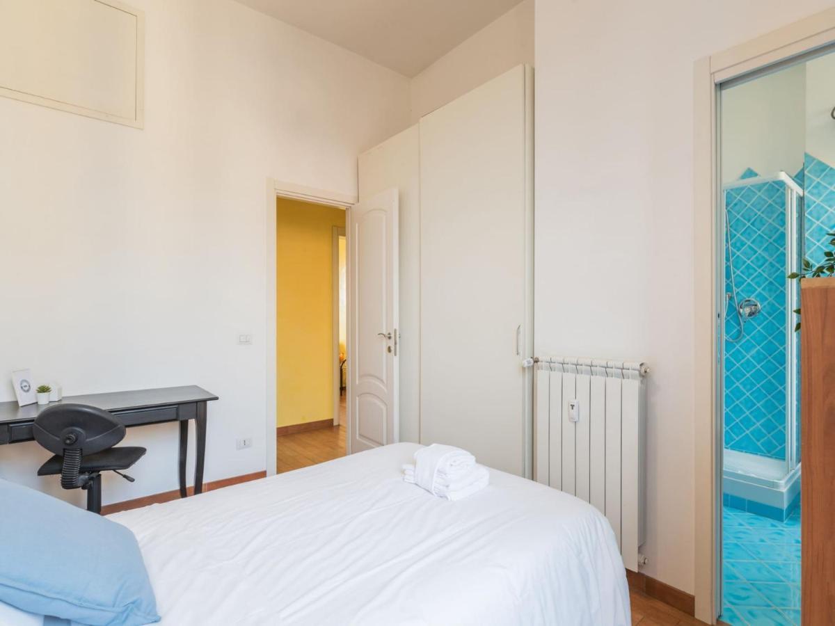 The Best Rent - Colourful Two-Bedroom Apartment Near Termini Station Rome Exterior photo
