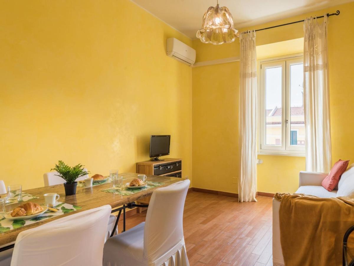 The Best Rent - Colourful Two-Bedroom Apartment Near Termini Station Rome Exterior photo